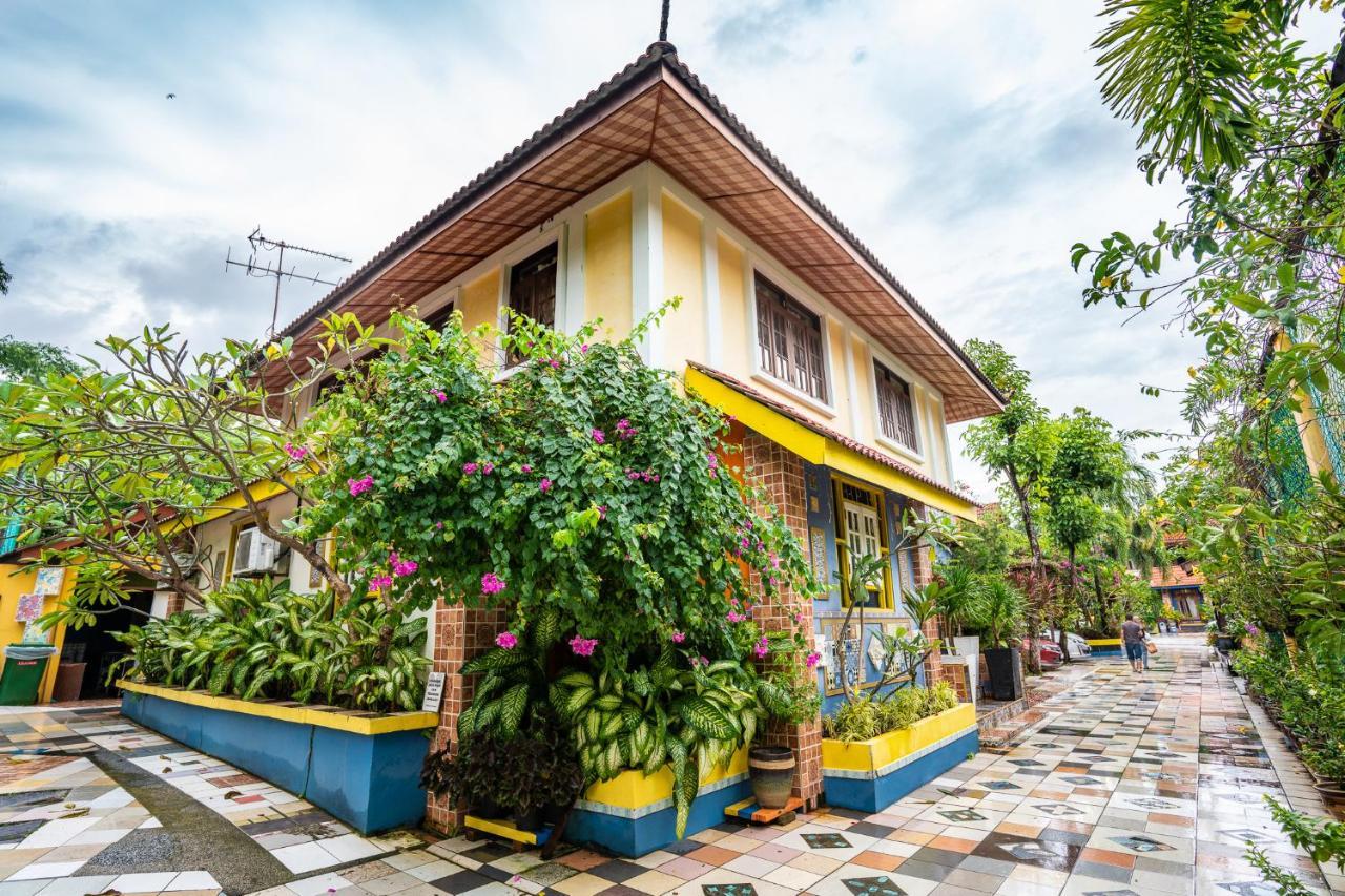 Lost Paradise Resort Batu Ferringhi Exterior foto