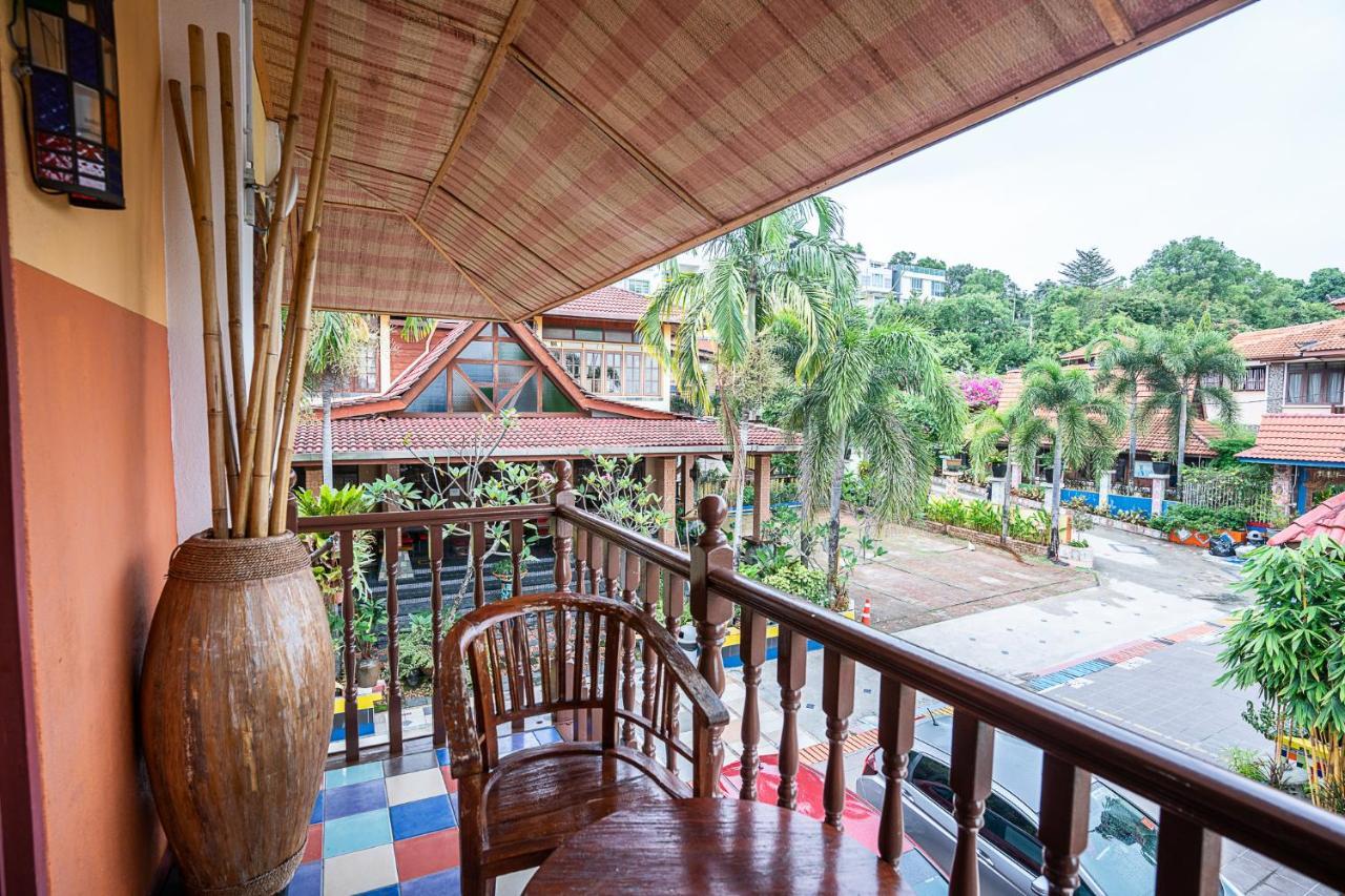 Lost Paradise Resort Batu Ferringhi Exterior foto